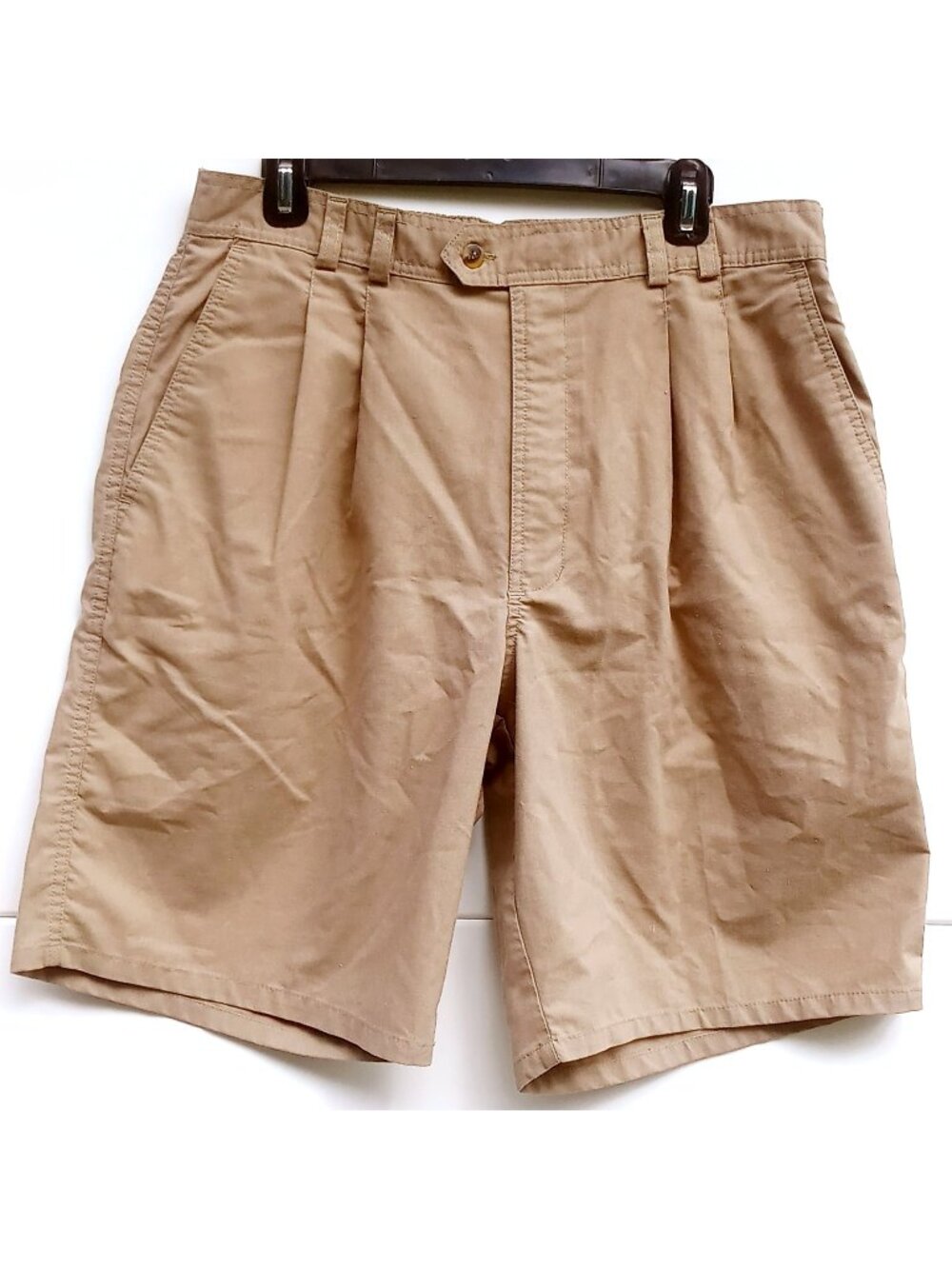 Vintage Bugle Boy Jeans Brand Men’s Khaki Shorts Size 34 Pleated Front 1990s